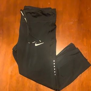 Nike Capri